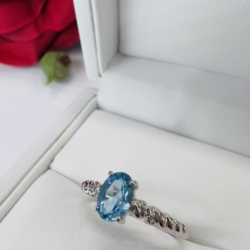 9CT white gold dress ring with natural Blue Topaz and Diamond