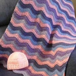 Small Pram/Bassenet Blanket in Purple & Pink Waves